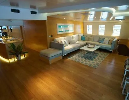 Lovebird Botel Kıyıkıslacık