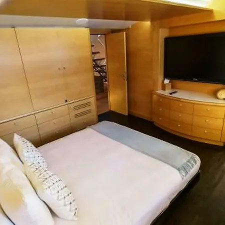 Lovebird Botel Kıyıkıslacık